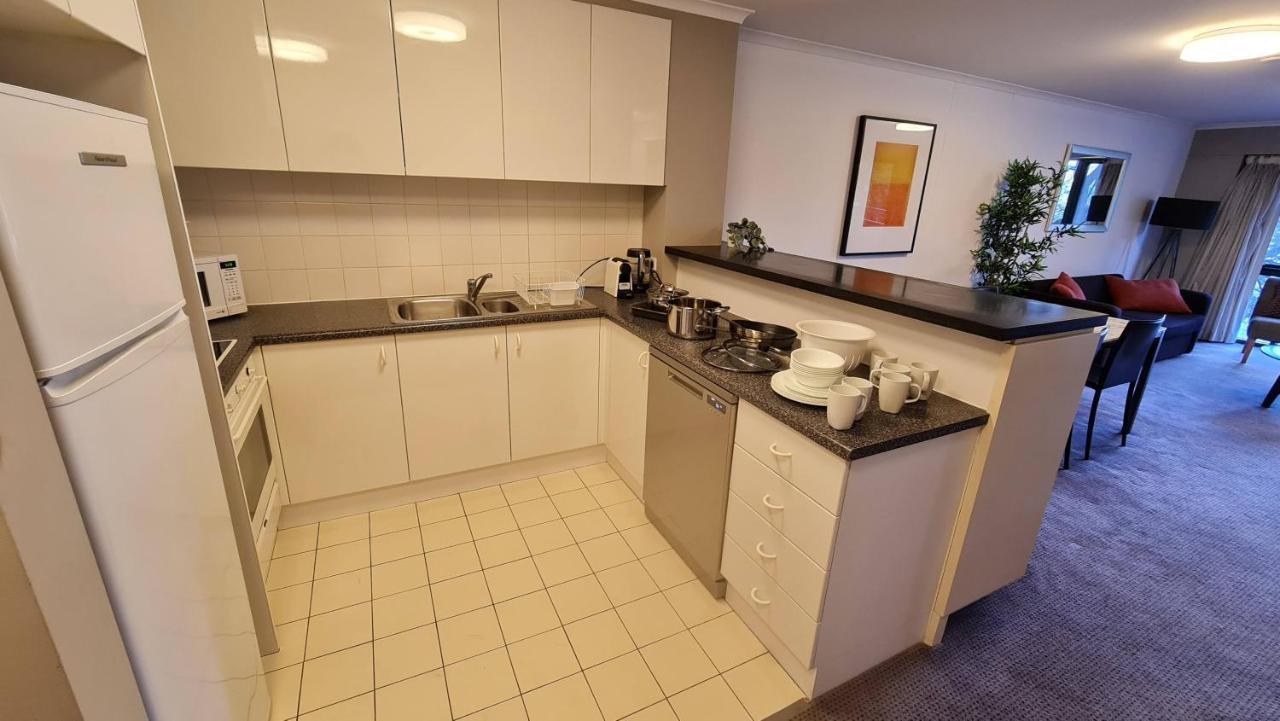 1br Executive In Centre Apartment *